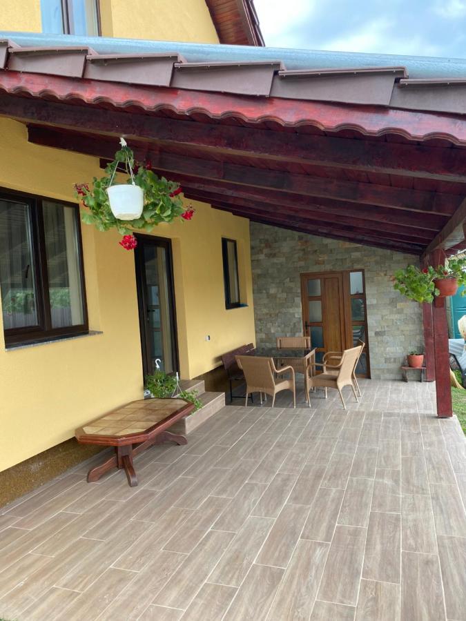 Villa Casa Casy Oradea Exterior foto