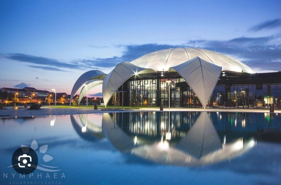 Villa Casa Casy Oradea Exterior foto