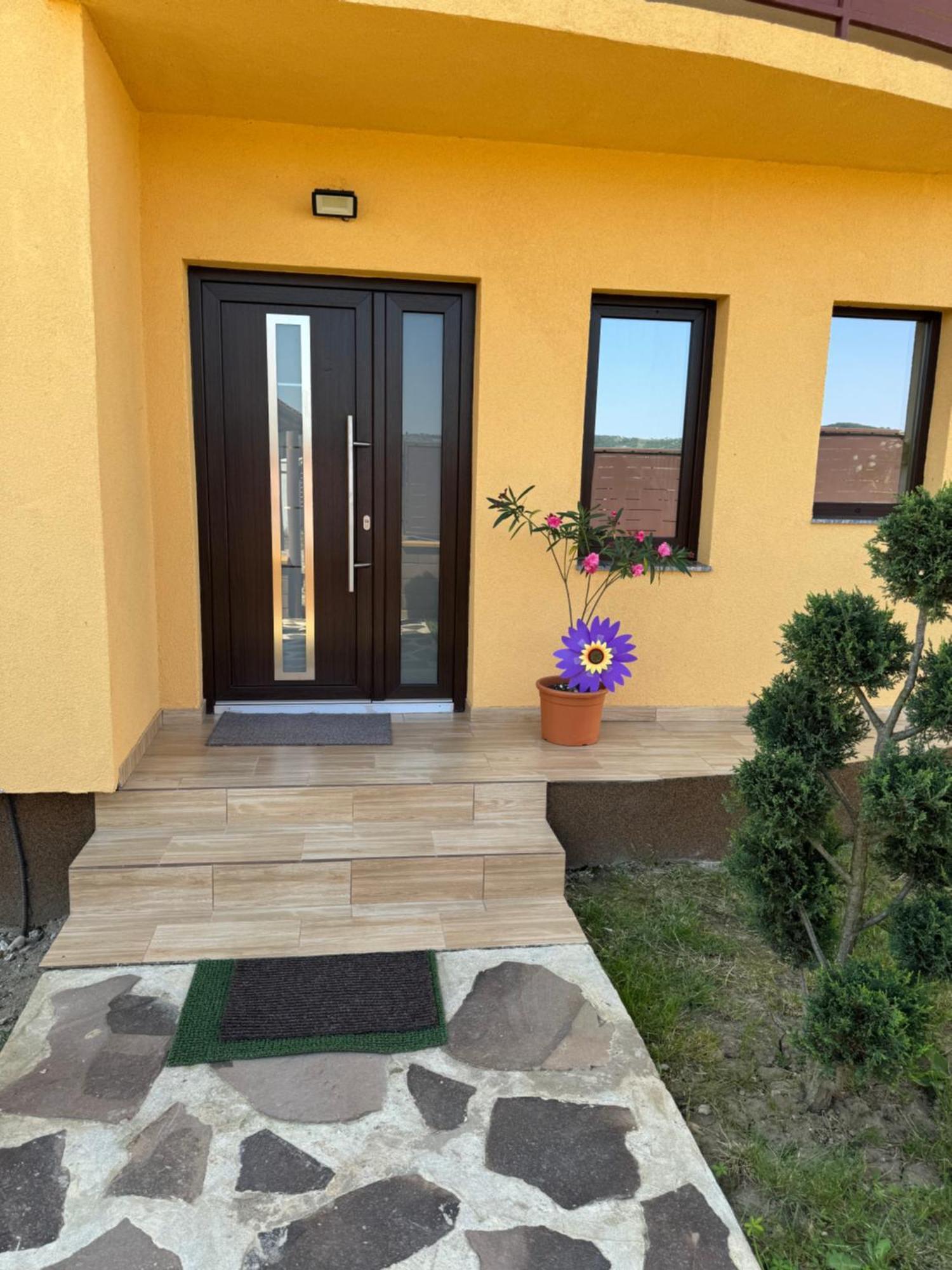 Villa Casa Casy Oradea Exterior foto